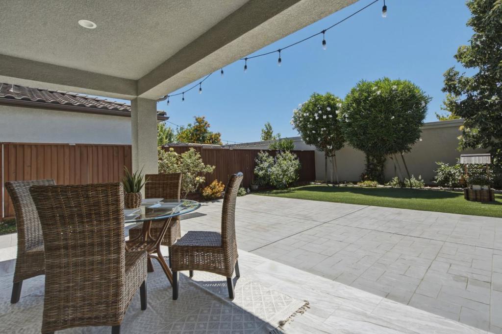 420 Alicante Drive Property Photo 44