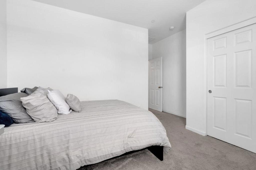 673 Dorset Drive Property Photo 20