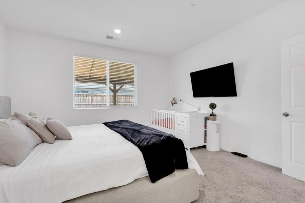 673 Dorset Drive Property Photo 22