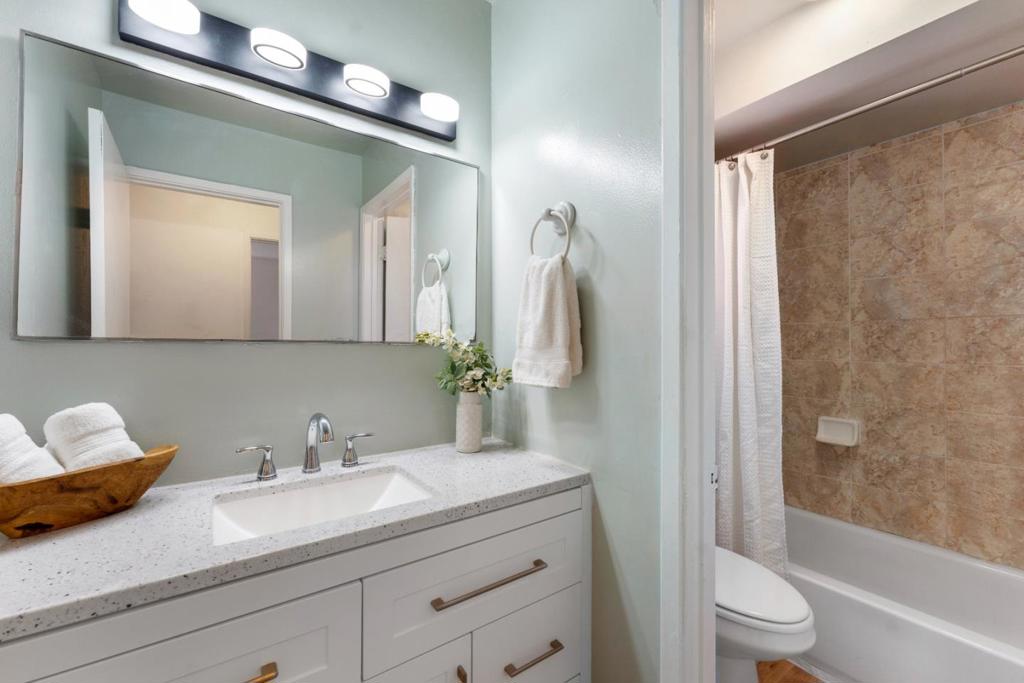 6021 Chesbro Avenue Property Photo 28