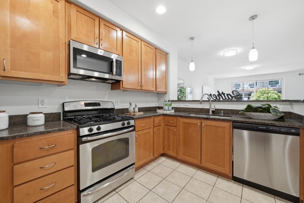 1388 Broadway 285 Property Photo 3