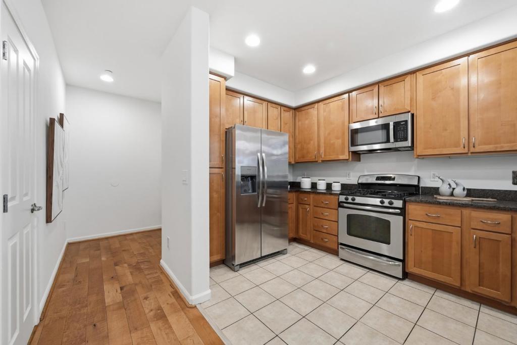 1388 Broadway 285 Property Photo 4