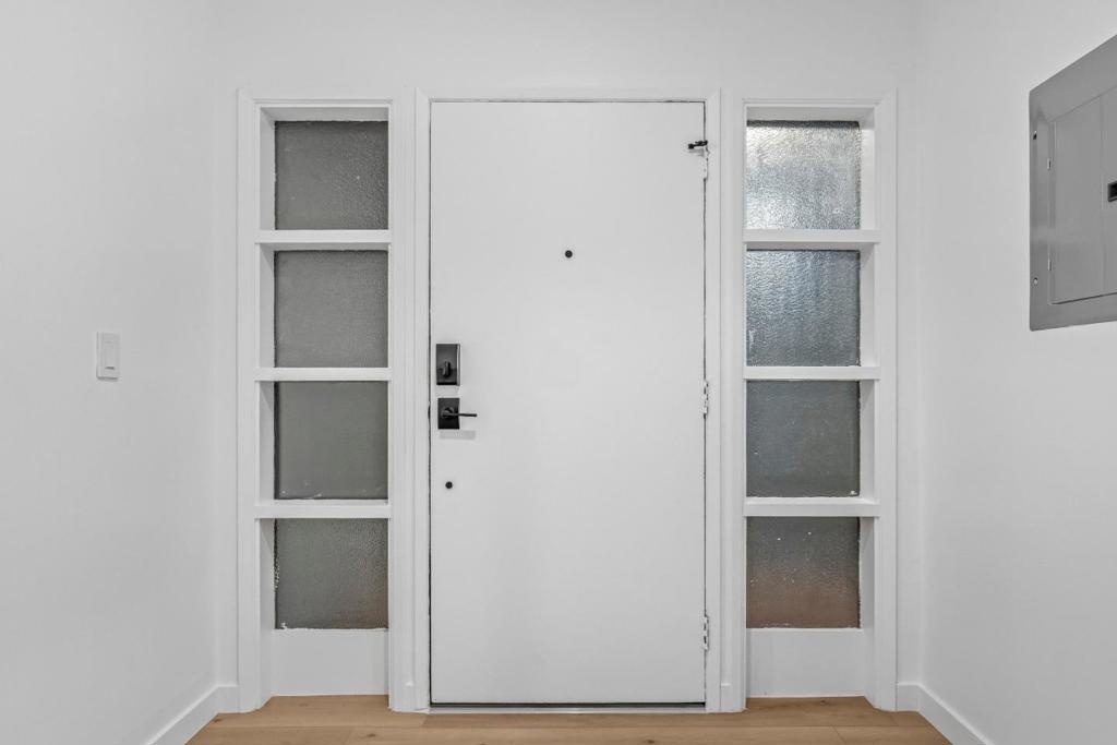 449 Merritt Ave Property Photo 15