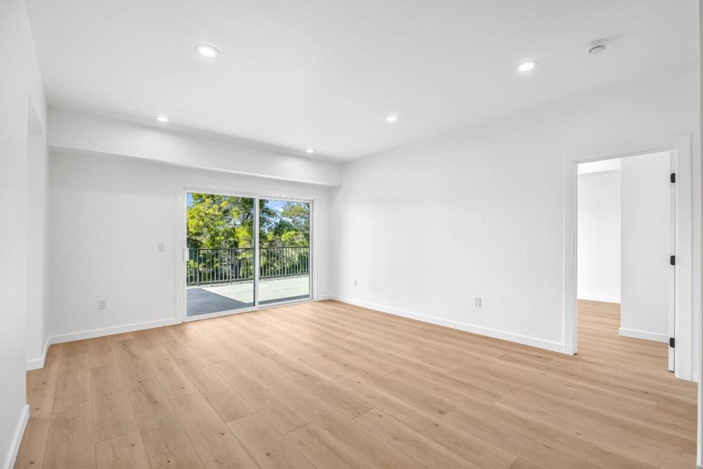 449 Merritt Ave Property Photo 55