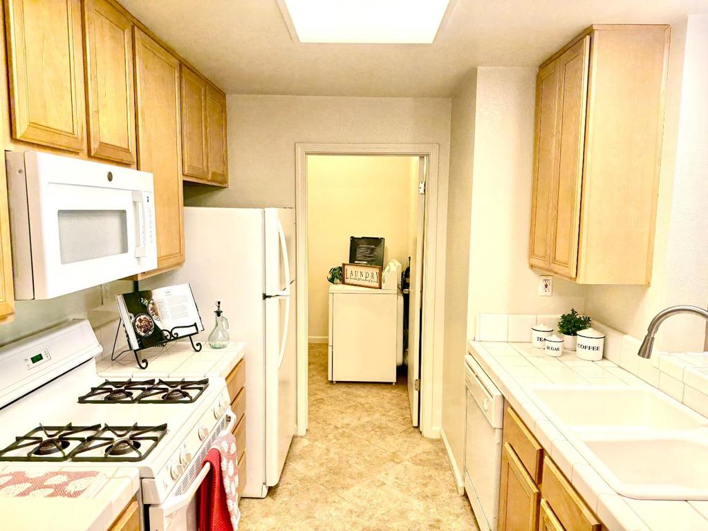 608 Arcadia Terrace 102 Property Photo 12