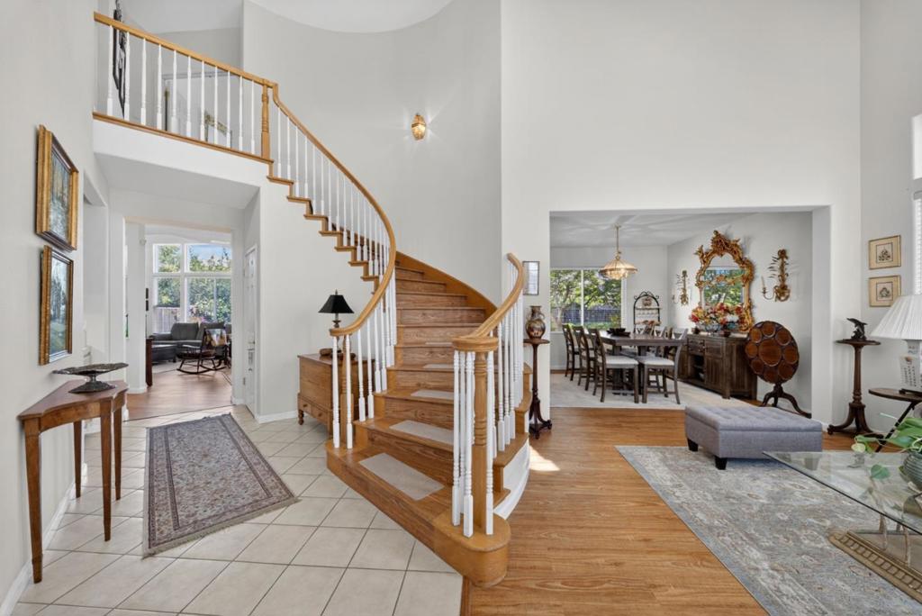 1405 Casablanca Circle Property Photo 4