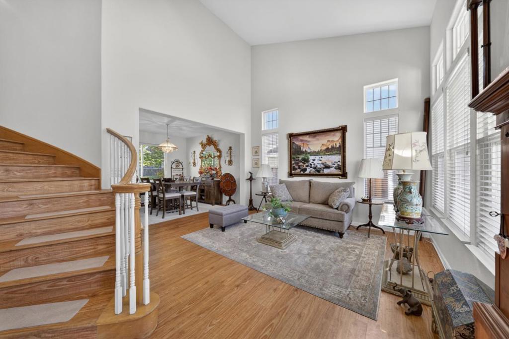 1405 Casablanca Circle Property Photo 5