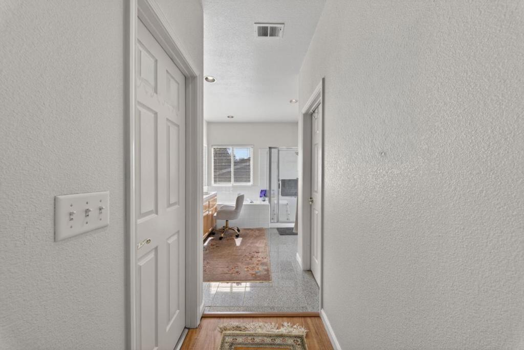 1405 Casablanca Circle Property Photo 14