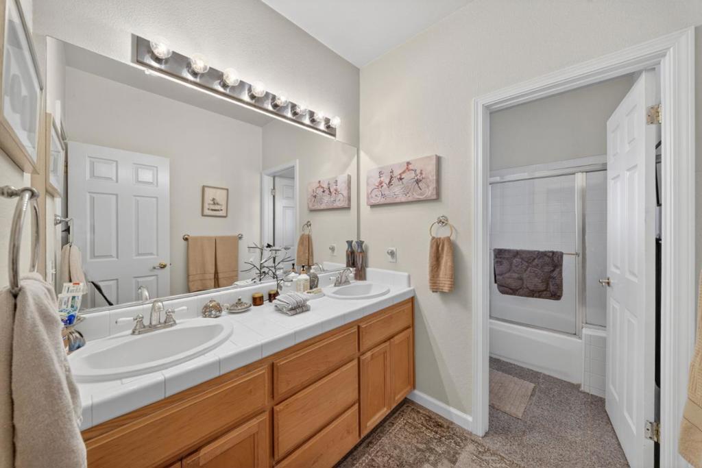 1405 Casablanca Circle Property Photo 17