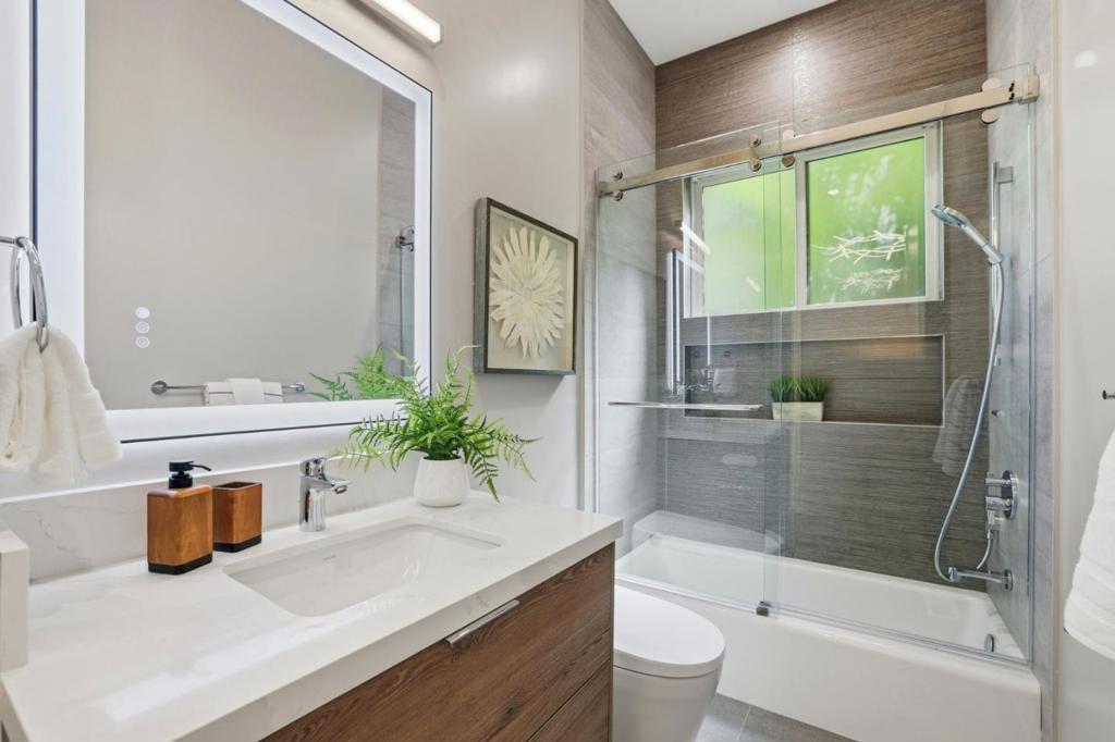10536 S Tantau Avenue Property Photo 33