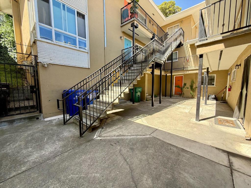 2742 Park Boulevard Property Photo 5