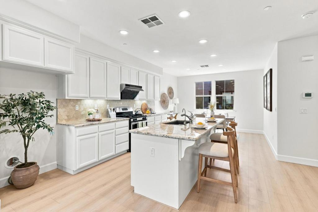 2978 Via Torino Property Photo 6