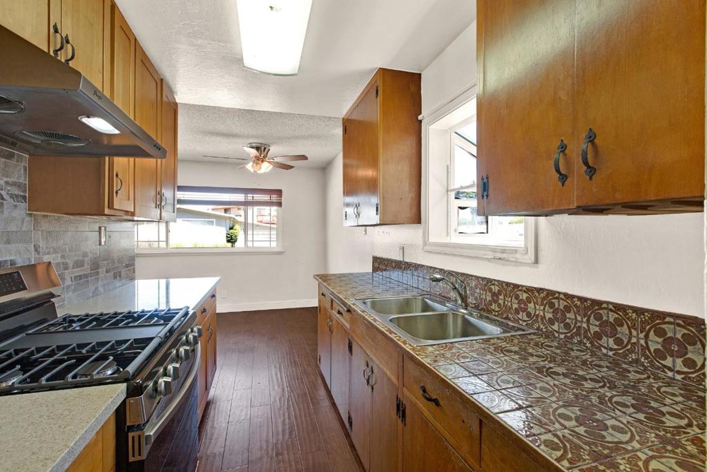 141 Pecks Lane Property Photo 4