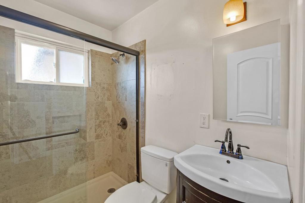 141 Pecks Lane Property Photo 7