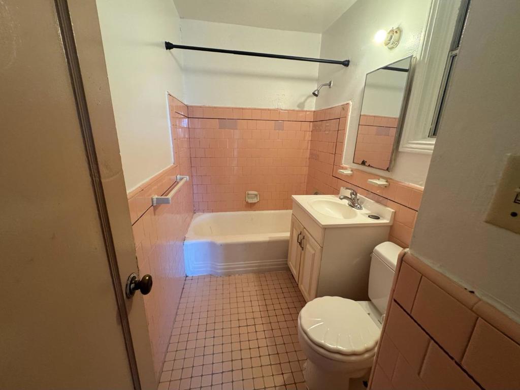 729733 Randolph Street Property Photo 4