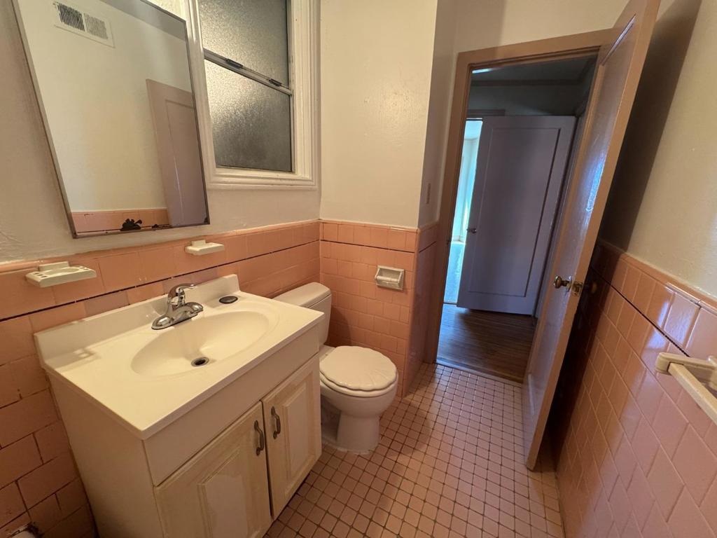 729733 Randolph Street Property Photo 5