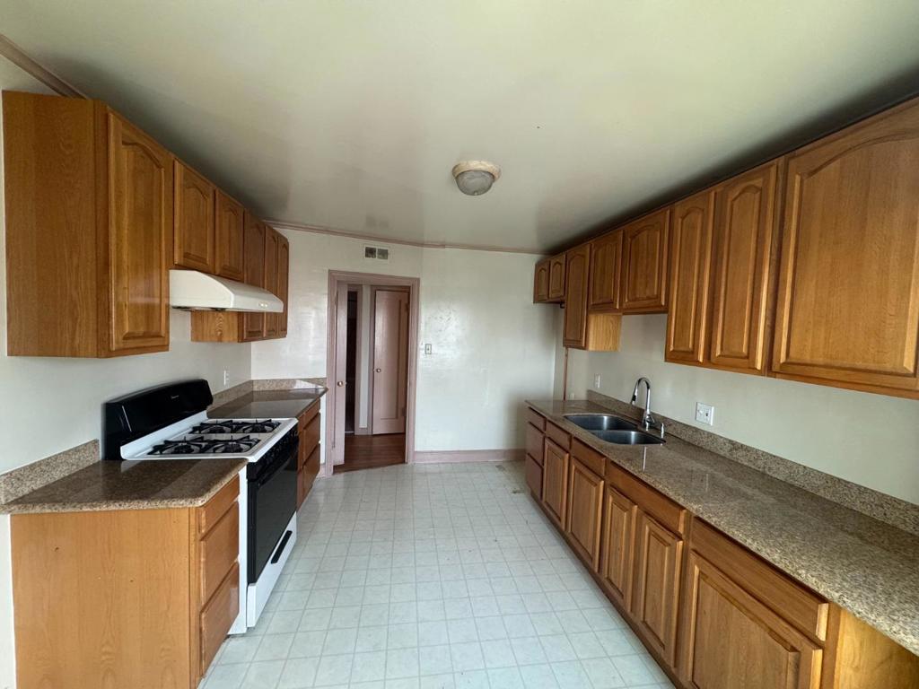 729733 Randolph Street Property Photo 12