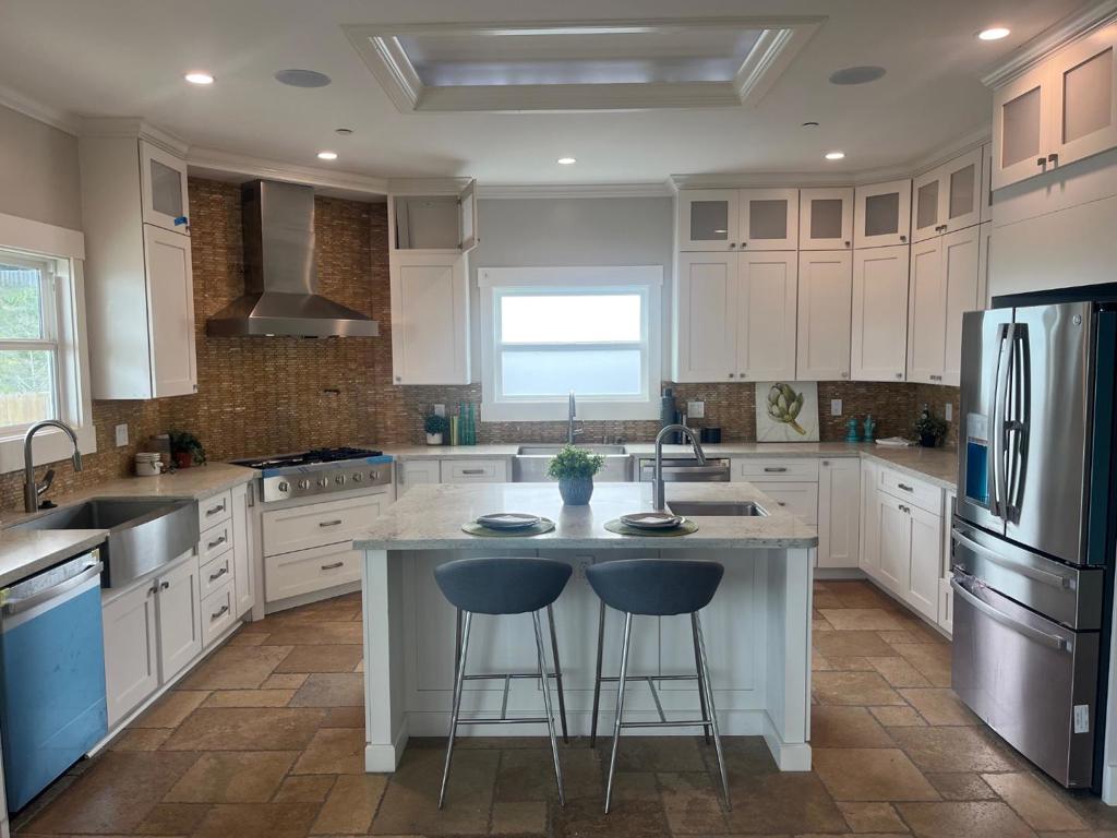 487 Manor Drive Property Photo 6