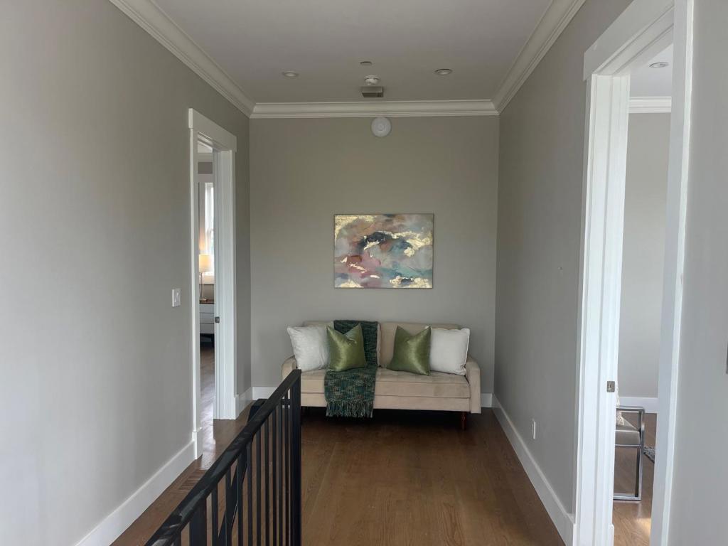 487 Manor Drive Property Photo 12