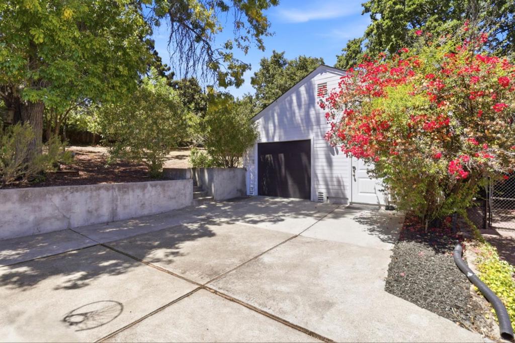 740 Alameda De Las Pulgas Property Photo 46
