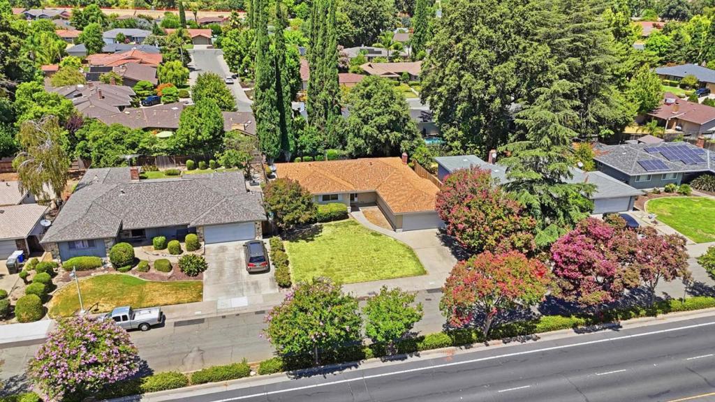 6250 Riverside Boulevard Property Photo 11