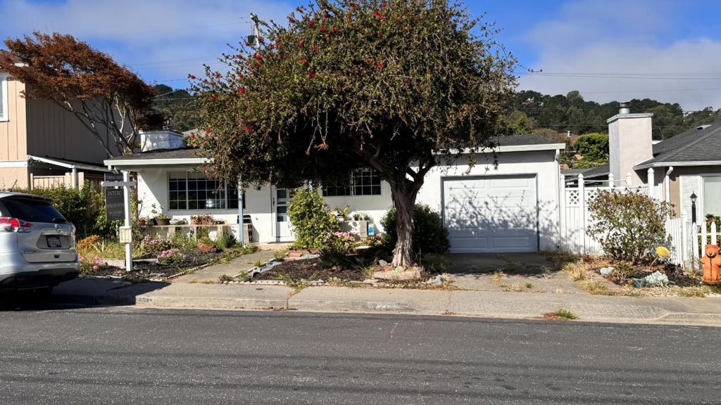 226 Longford Drive Property Photo 1
