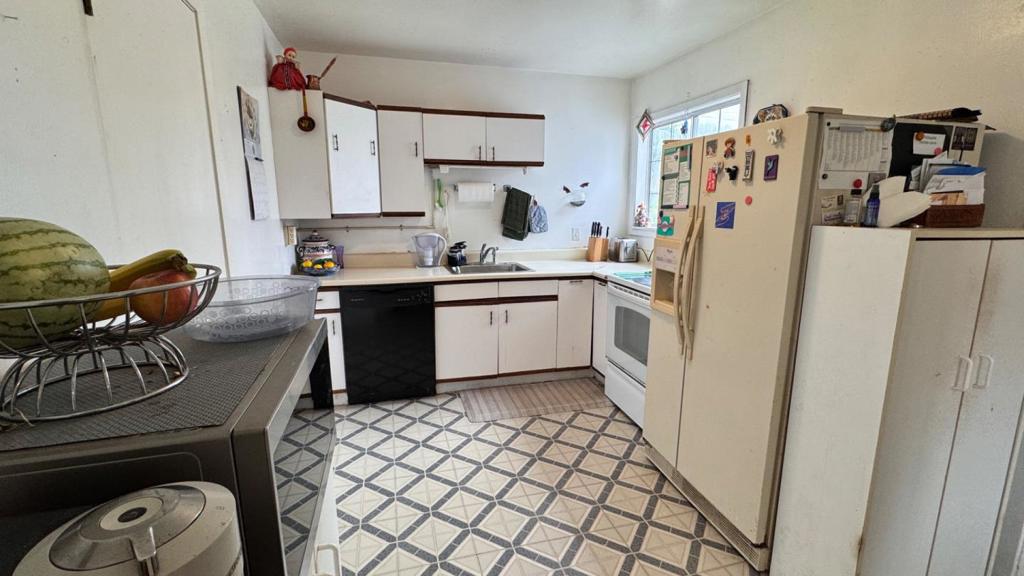 226 Longford Drive Property Photo 3
