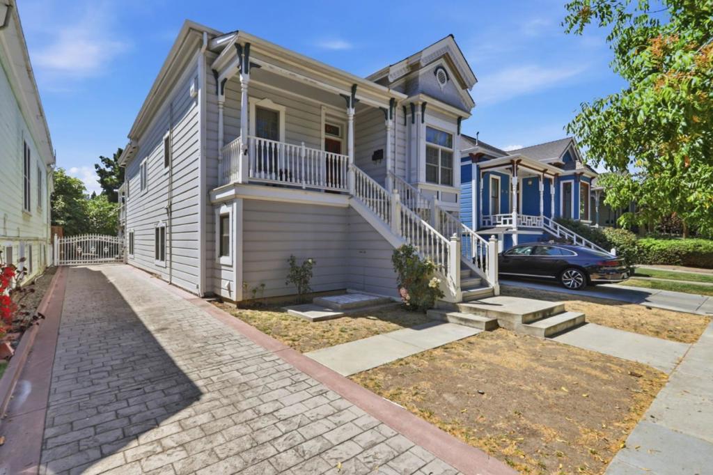 68 Pierce Avenue Property Photo 2