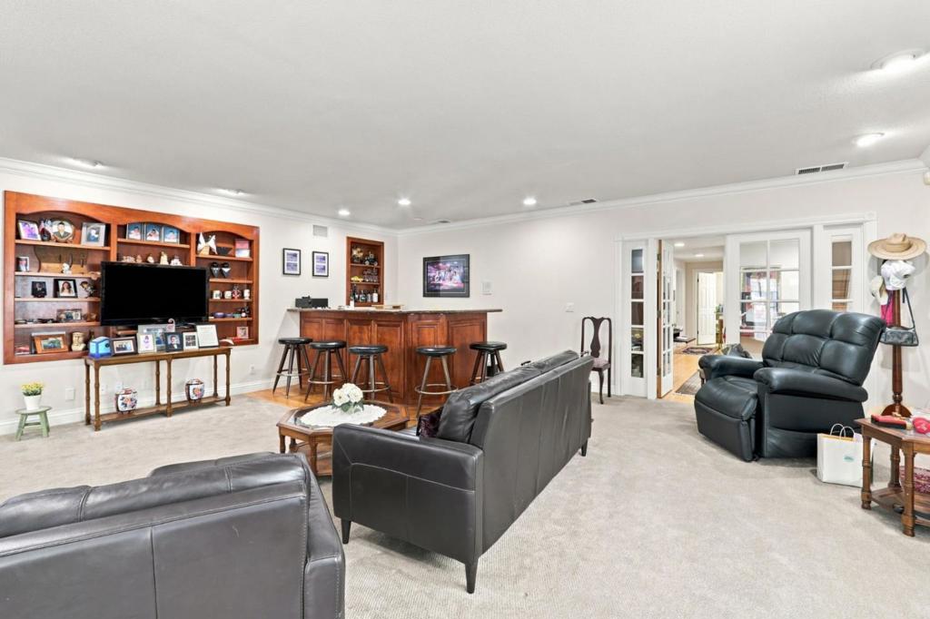 68 Pierce Avenue Property Photo 18