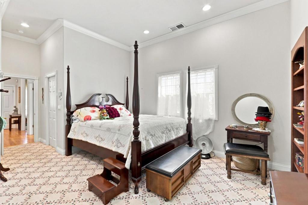 68 Pierce Avenue Property Photo 20