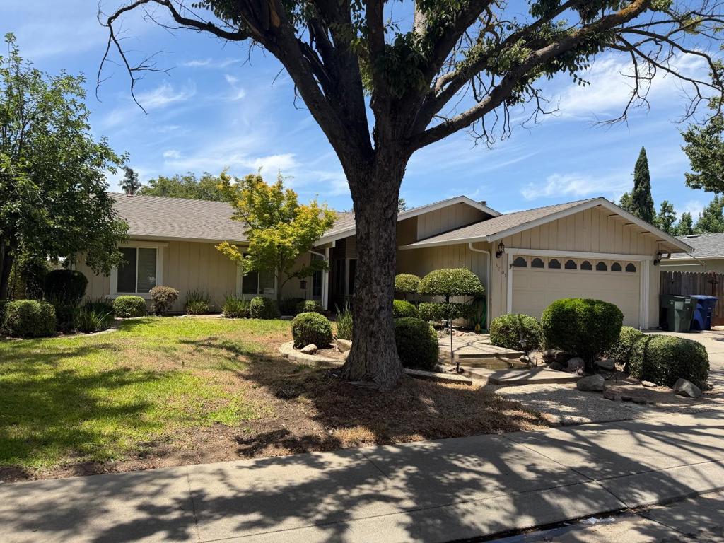 3705 Kona Oak Drive Property Photo 1