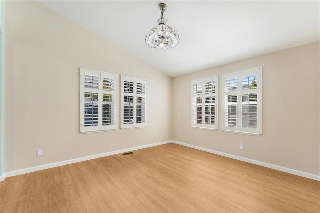 300 Plum Street 77 Property Photo 15