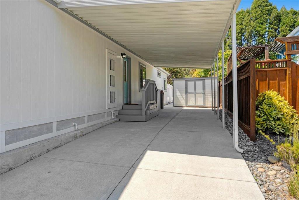 300 Plum Street 77 Property Photo 52