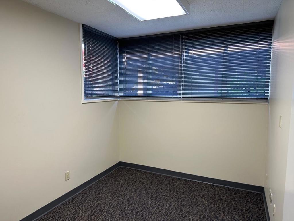 681 Oak Grove Avenue D Property Photo 5