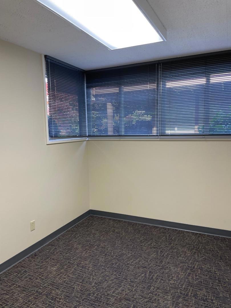 681 Oak Grove Avenue D Property Photo 6