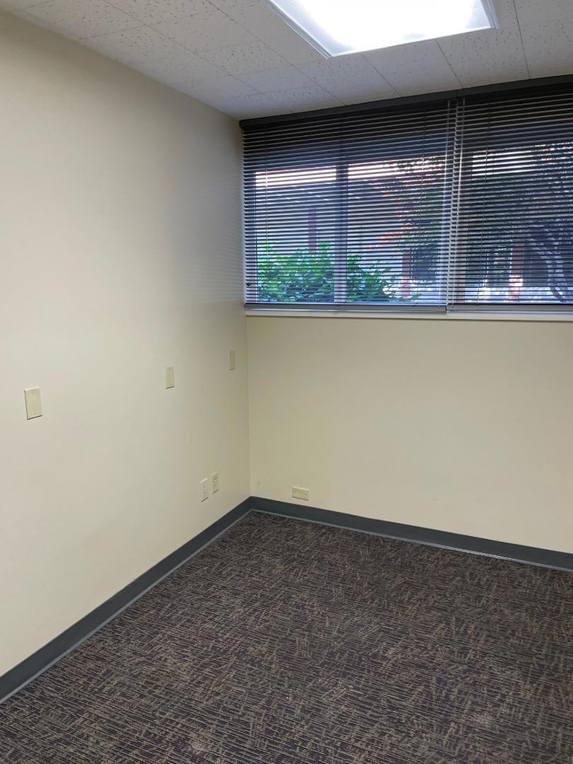 681 Oak Grove Avenue D Property Photo 10