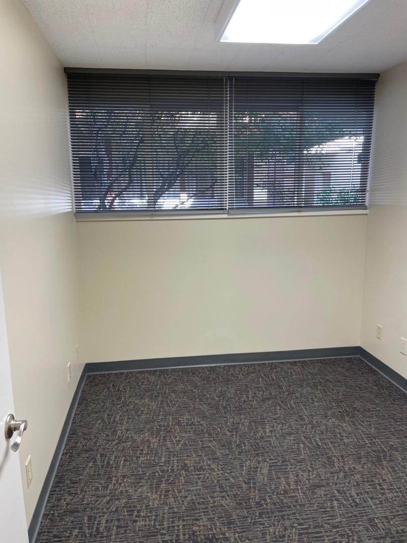 681 Oak Grove Avenue D Property Photo 11