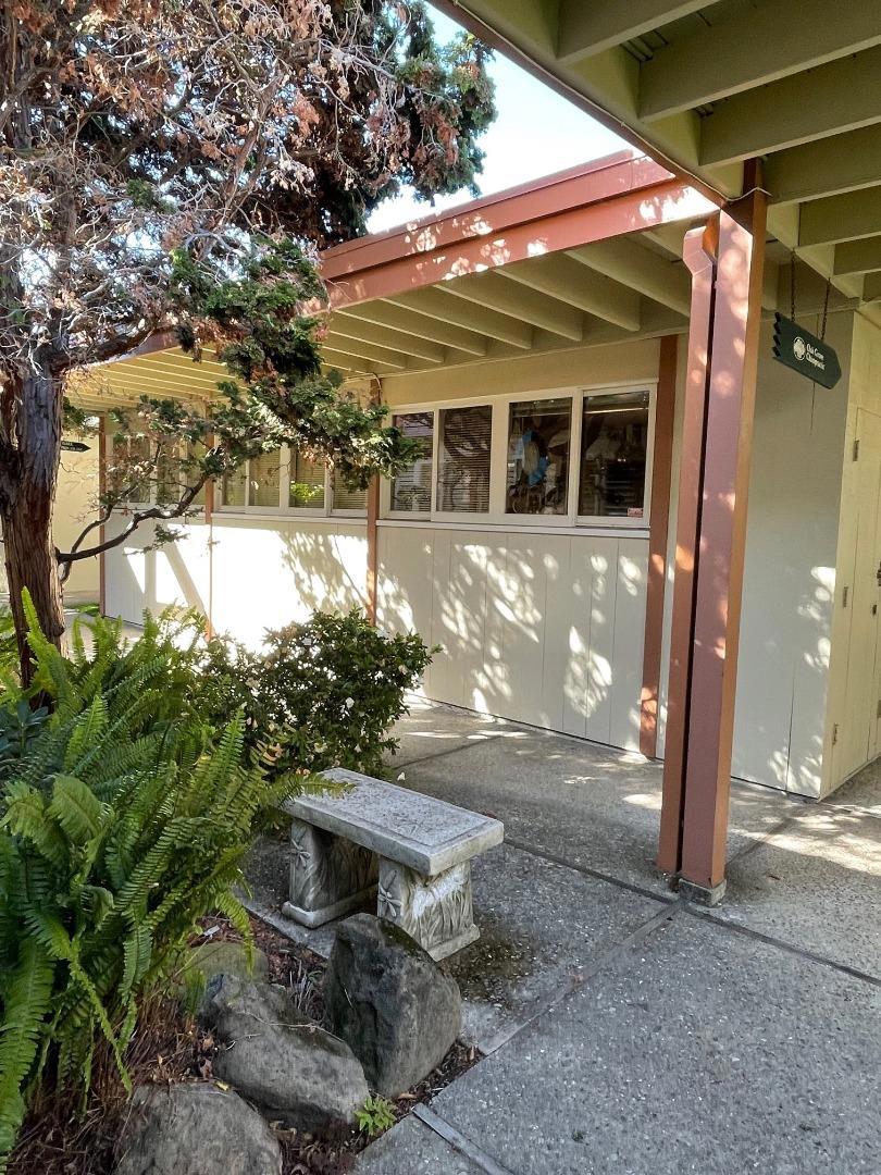 681 Oak Grove Avenue D Property Photo 12