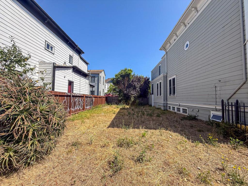 1556 8th Street Property Photo 8
