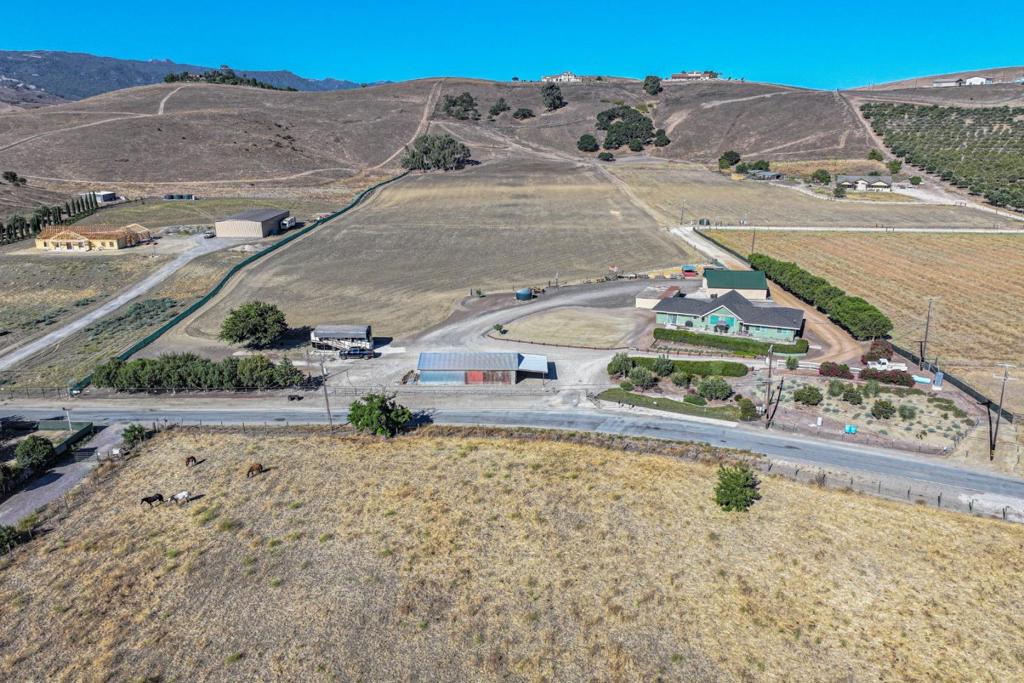 991 Riverside Road Property Photo 1