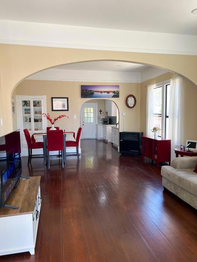 219 Harvest Street Property Photo 6