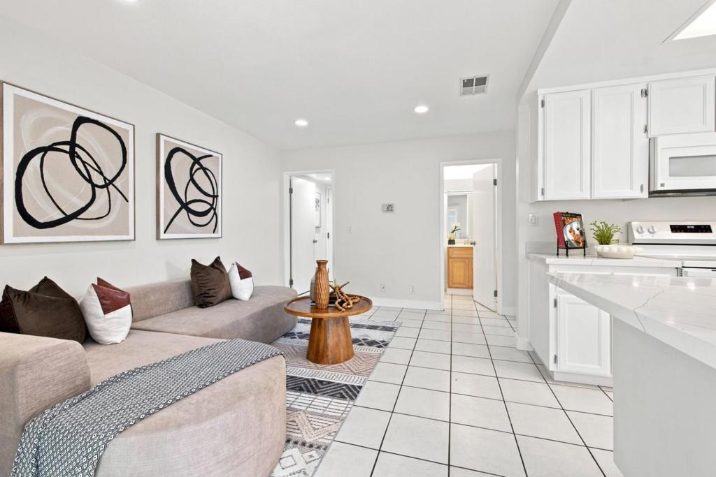 2518 Edgefield Court Property Photo 12