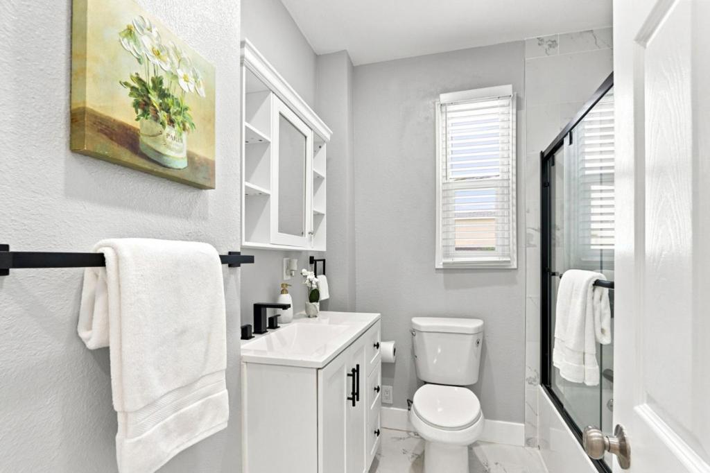 901903 Hanover Street Property Photo 46