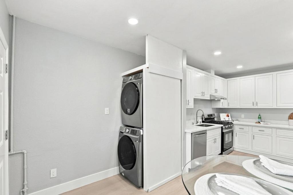 901903 Hanover Street Property Photo 47