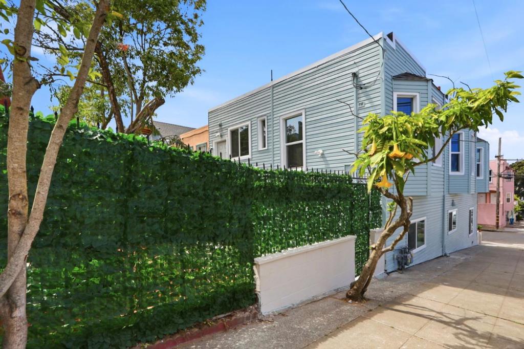 901903 Hanover Street Property Photo 58