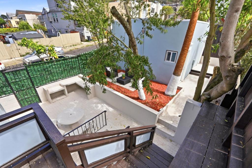 901903 Hanover Street Property Photo 59