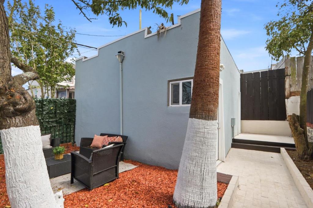 901903 Hanover Street Property Photo 61