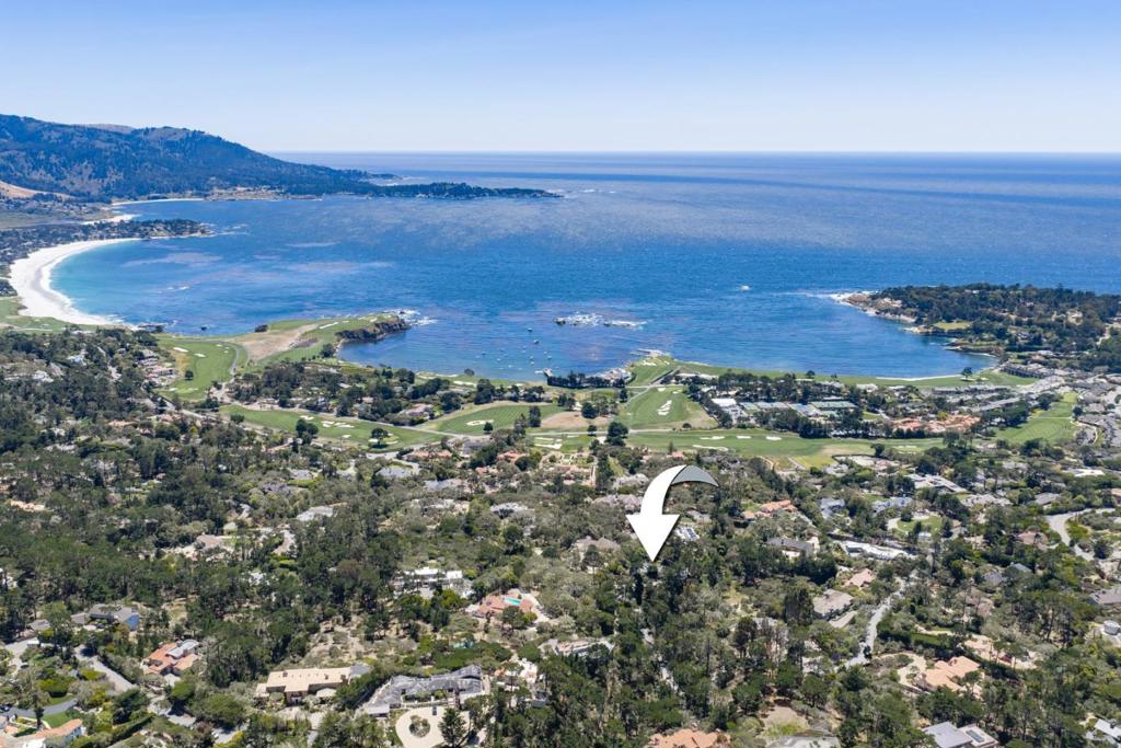 1528 Riata Road Property Photo 2