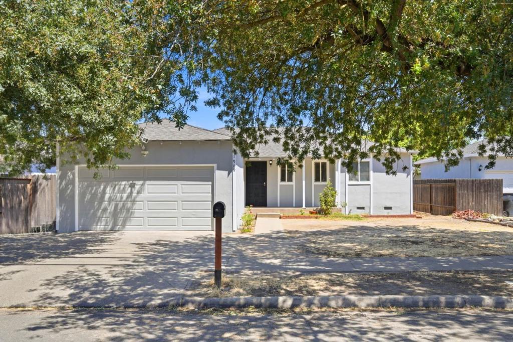 1909 Evergreen Avenue Property Photo 2