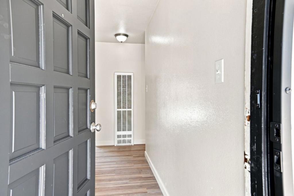 1909 Evergreen Avenue Property Photo 7